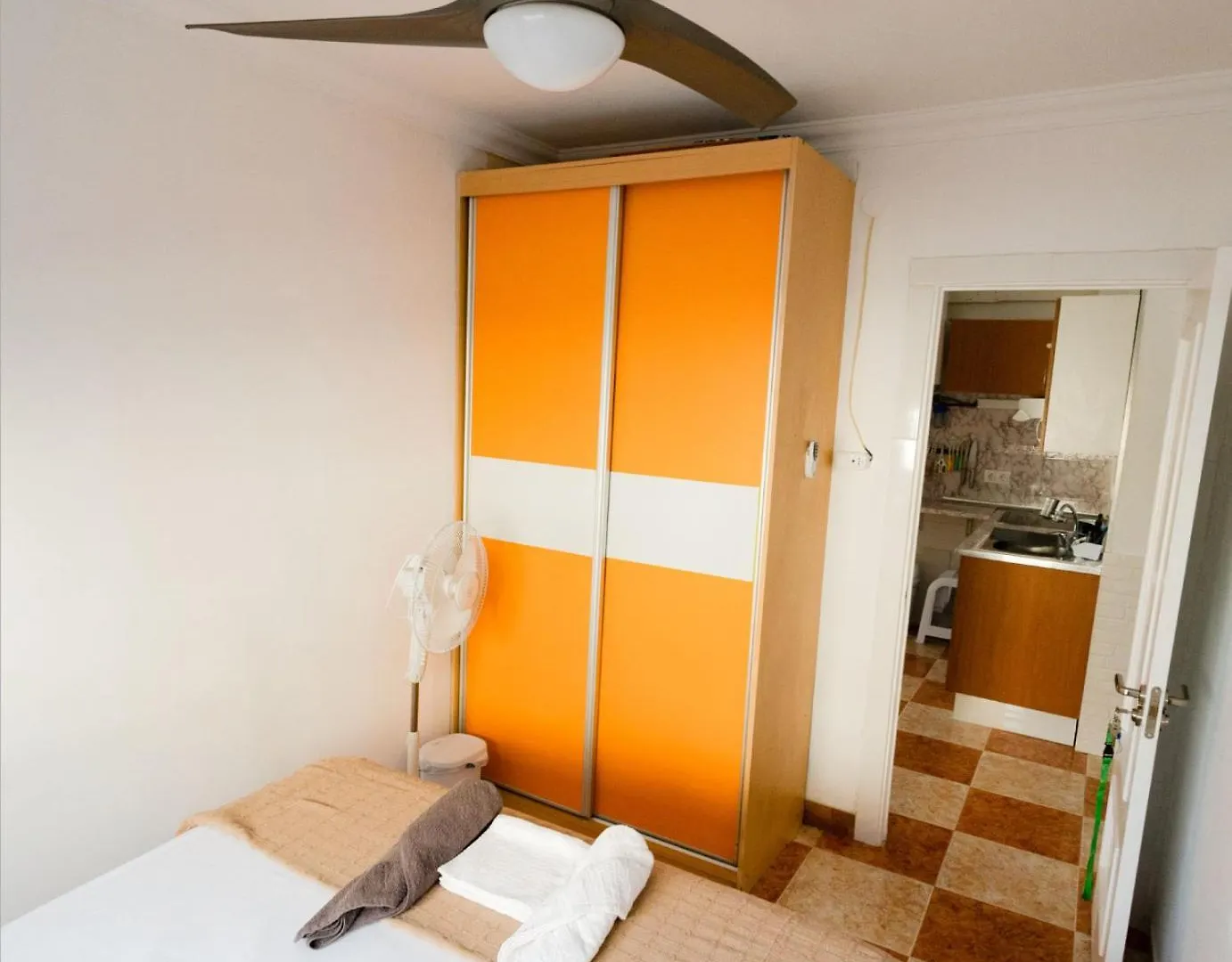 Habitacion A 7 Mins Centro Turistico Torremolinos Pansiyon